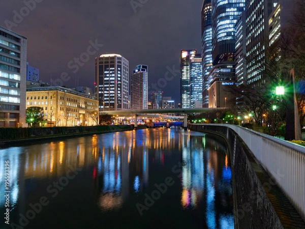 Fototapeta 淀屋橋から見る夜の中之島のビル群