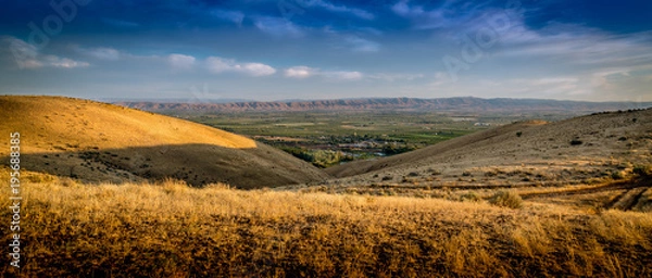 Fototapeta Sun setting over the Yakima Valley in Washington
