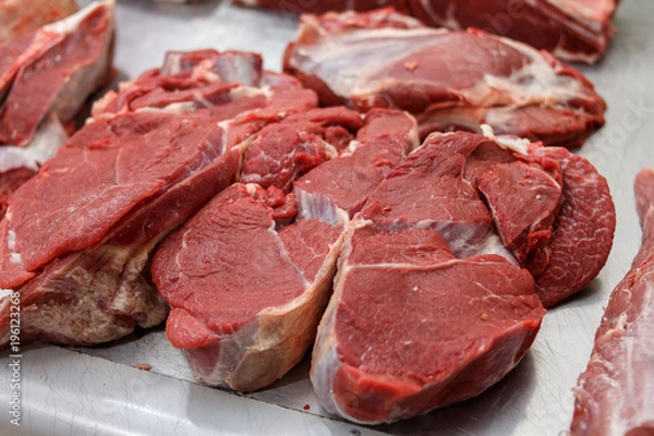 Obraz сырое мясо на рынке, говядина