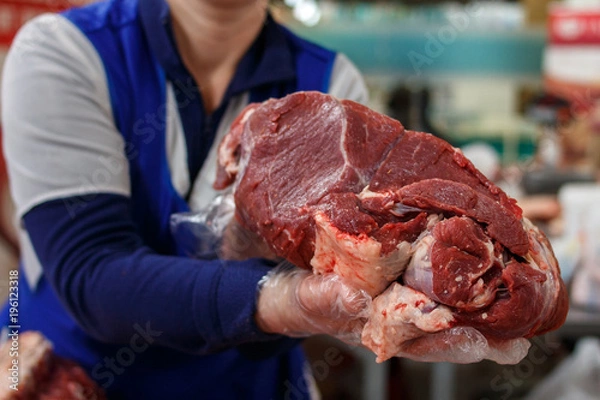 Obraz сырое мясо на рынке, говядина