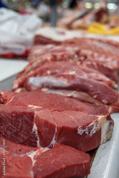Obraz сырое мясо на рынке, говядина