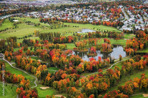 Obraz Golf Course In Urban Setting
