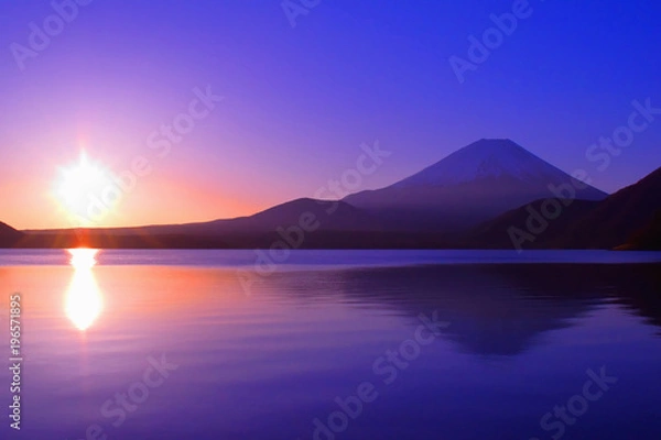 Obraz 本栖湖からの朝焼けの日の出と富士山 2018/03/12
