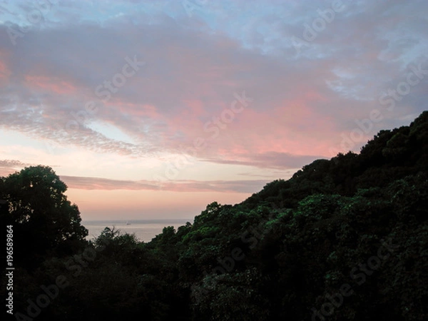 Fototapeta 山間から見える海と夕景