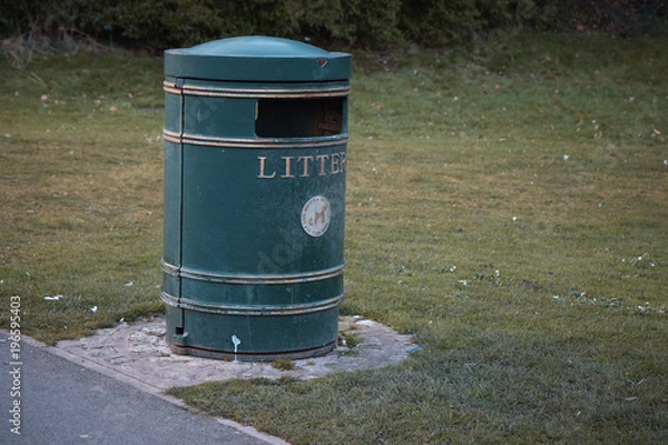 Obraz The litter bin .