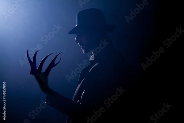 Obraz Ripper at night in cold tones