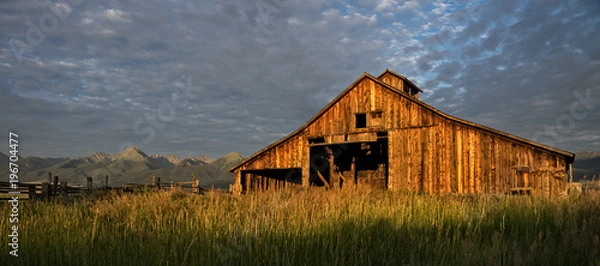 Obraz Barn at Dawn