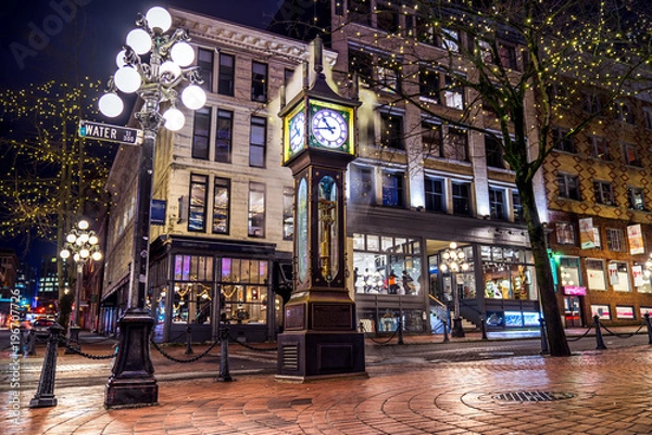 Obraz Iconic Steam Clock at night, long exposure of the Gastown - Vancouver, British Columbia, Canada. One of the most vibrant city in North America. 