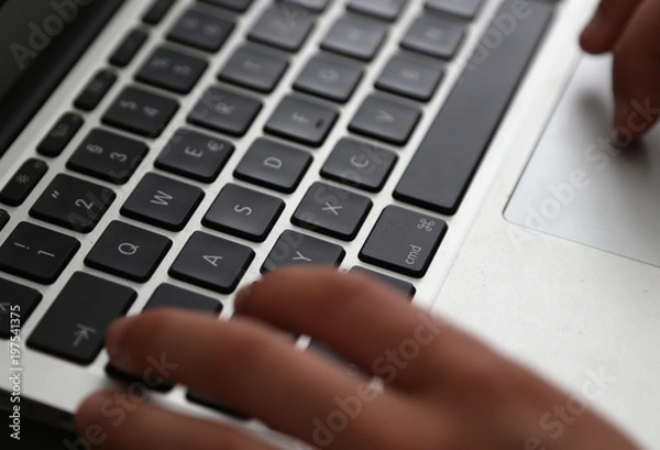 Obraz Tastatur eines Laptops mit schwarzen tasten