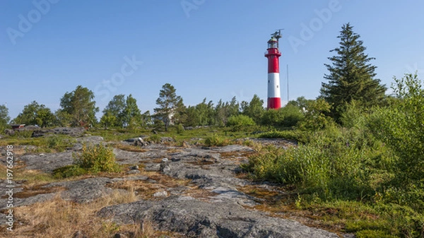 Fototapeta Leuchtturm der Lotseninsel Tankar im Bottnischen Meerbusen, Finnland