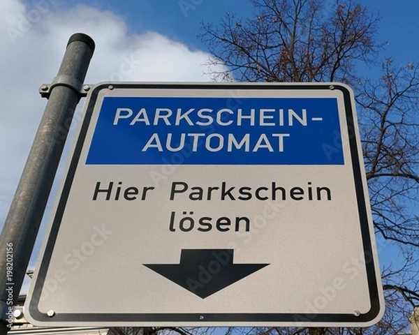 Fototapeta Hinweisschild auf Parkscheinautomat "Hier Parkschein lösen"