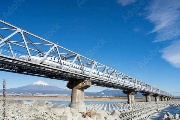 Obraz 富士川河川敷から見る富士山と新幹線富士川鉄橋、新幹線の風景