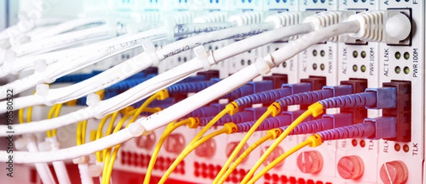 Obraz Fiber optic connecting on core network swtich