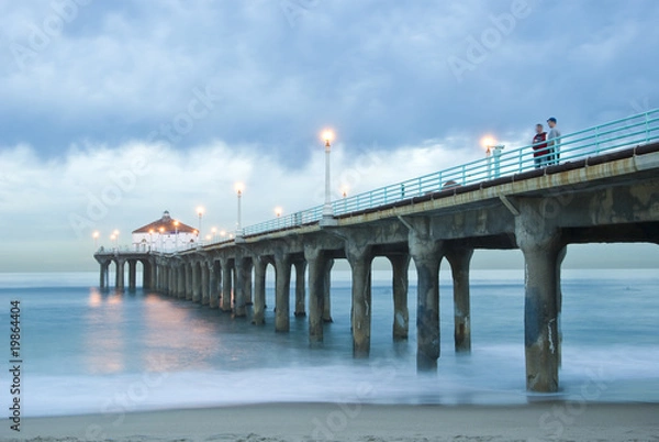 Obraz manhattan beach pier at early dawn