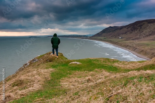 Obraz standing by the sea