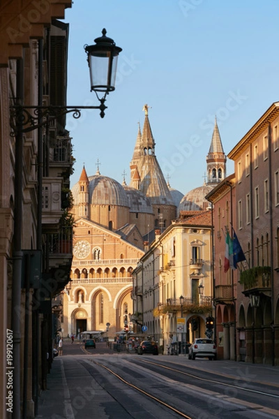Fototapeta Padova, Italy - August 24, 2017: edifice of Pontifical Basilica of Saint Anthony of Padua.