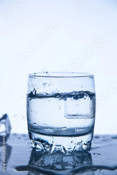 Fototapeta A good concept, a splash of water clean and transparent to health.