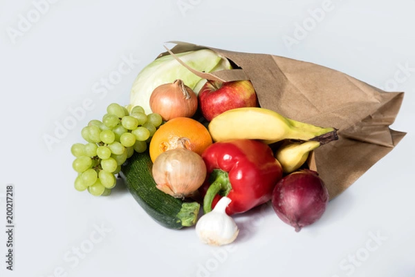 Obraz Warzywa i owoce w torbie