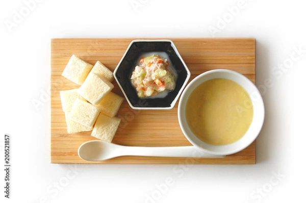 Obraz トーストとスープとサラダの離乳食（後期）