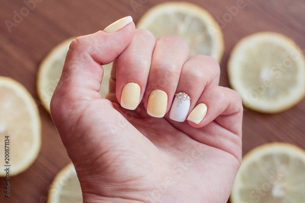 Obraz Lemon manicure