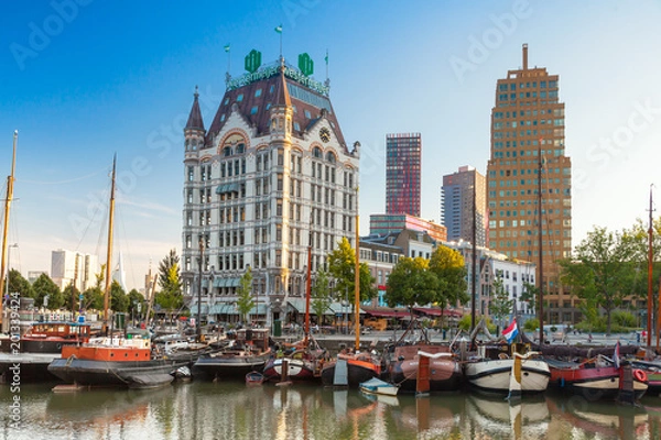 Fototapeta Biały Dom z widokiem na most Spanjaards, stary port w Rotterdamie