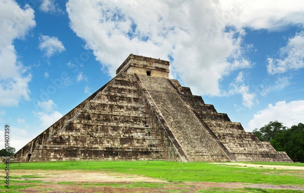 Obraz Kukulkan pyramid in Chichen Itza, Mexico