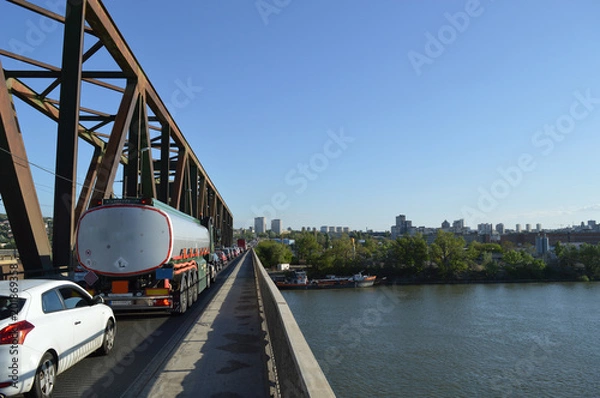 Obraz Dense traffic at city bridge