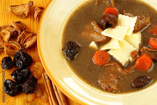 Obraz Zupa z Polskiej Kaczki Krwi (Czarna zupa - "Czernina")