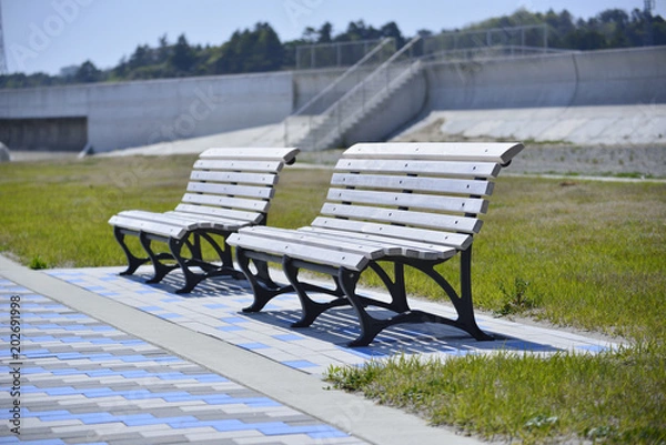 Fototapeta 海浜公園のベンチ