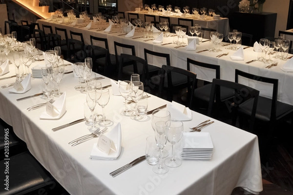 Fototapeta レストランのテーブルセッティング
