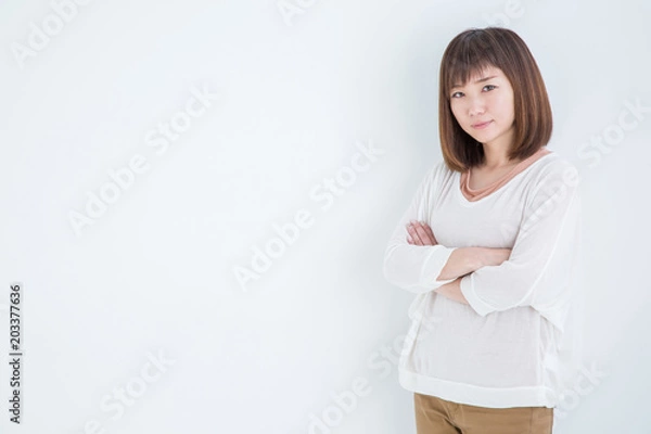 Fototapeta にらむ女性