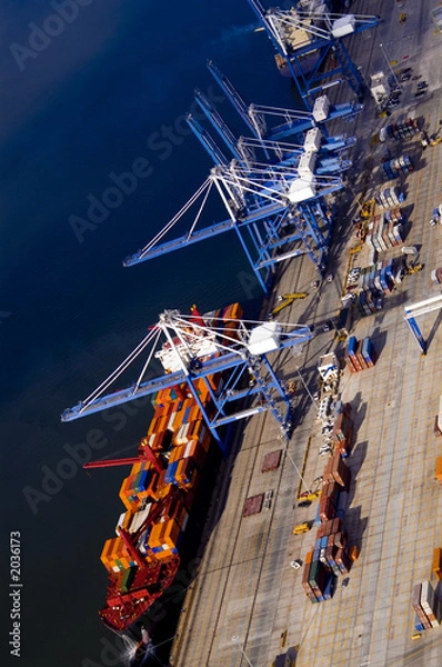 Obraz aerial-ship-loading