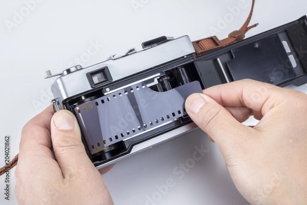 Fototapeta フィルムをつめているところ