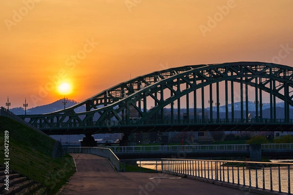 Obraz 夕暮れ時の旭橋
