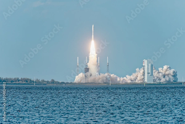 Obraz United Launch Alliance Atlas V successfully launches GOES-S on March 1, 2018. View from NASA Causeway