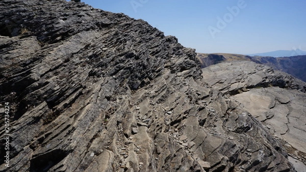 Fototapeta 地層の見える山頂