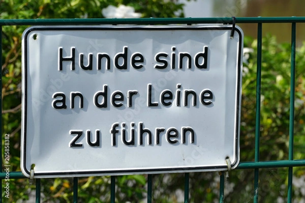 Fototapeta Leinenzwang