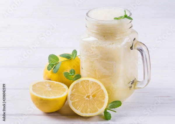 Obraz Healthy fresh lemon smoothie