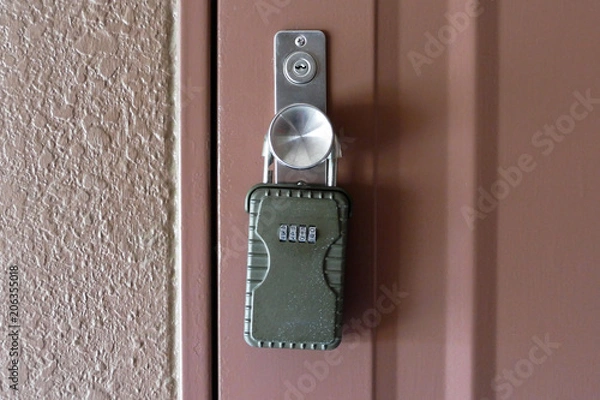 Obraz ドアノブに掛けられたキーボックス
