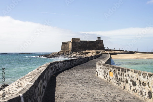 Obraz Spanish fortressof Lanzarote at rough sea