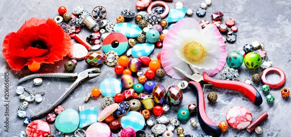 Fototapeta Beads and poppy