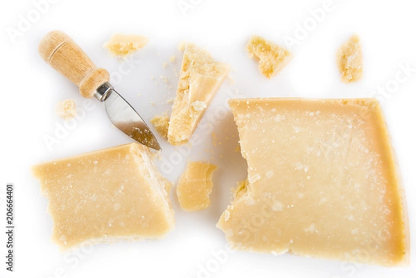 Fototapeta Queso parmesano o parmigiano reggiano para la comida aislado sobre un fondo blanco