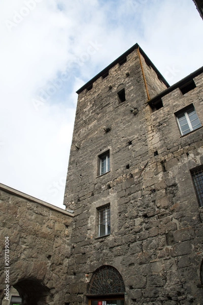 Fototapeta アオスタ　プレトリア門（イタリア　ヴァッレ・ダオスタ州）