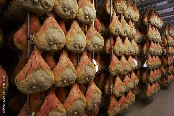 Fototapeta process of making parmsa ham