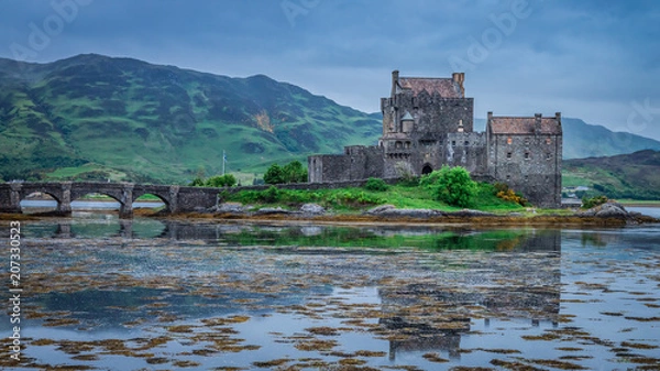Obraz Cloudy sunset at Eilean Donan Castle, Scotland