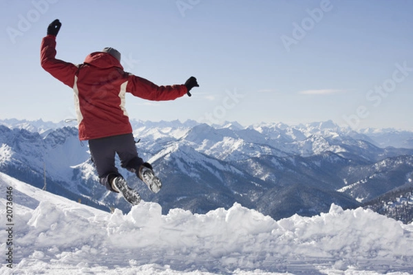 Obraz frau springt vor freude