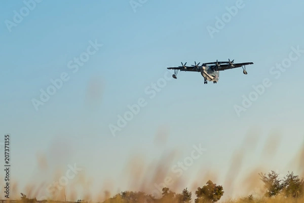 Obraz 着陸態勢の水陸両用救難飛行艇 US-2