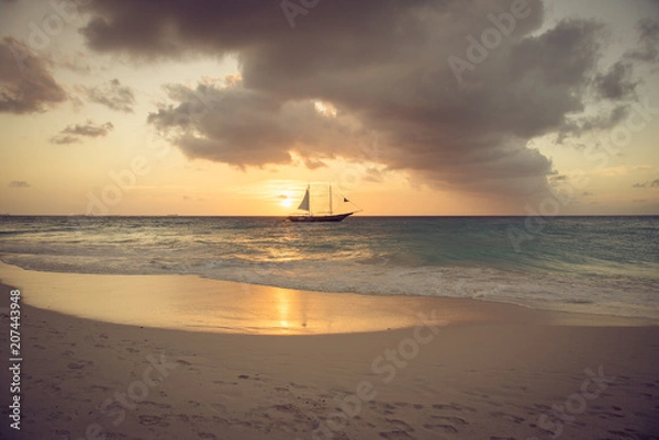 Fototapeta Idyllic caribbean beach at sunset