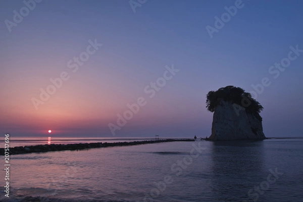 Obraz 奥能登　見附島の夜明け
