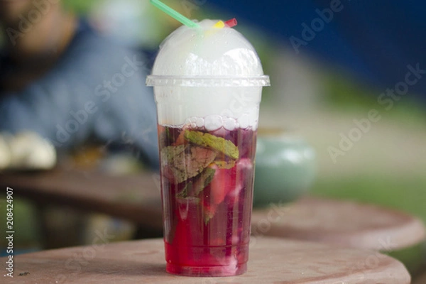 Obraz  Pink lemonade with dry ice